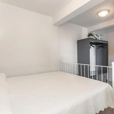 Seafront Apt With View In Apartment Aci Castello