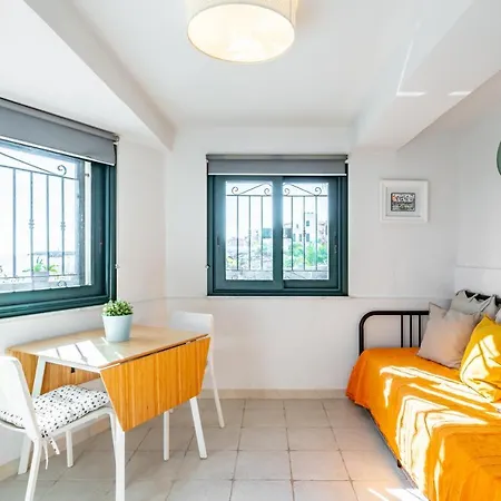 Seafront Apt With View In