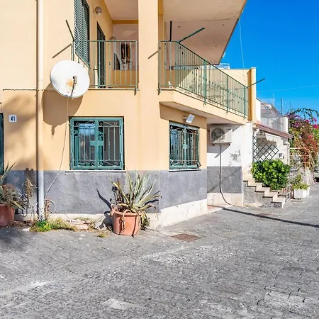 Seafront Apt With View In Apartment Aci Castello